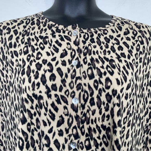 Uniform Women by John Paul Richard leopard-print blouse in Size 3X - Picture 3 of 5